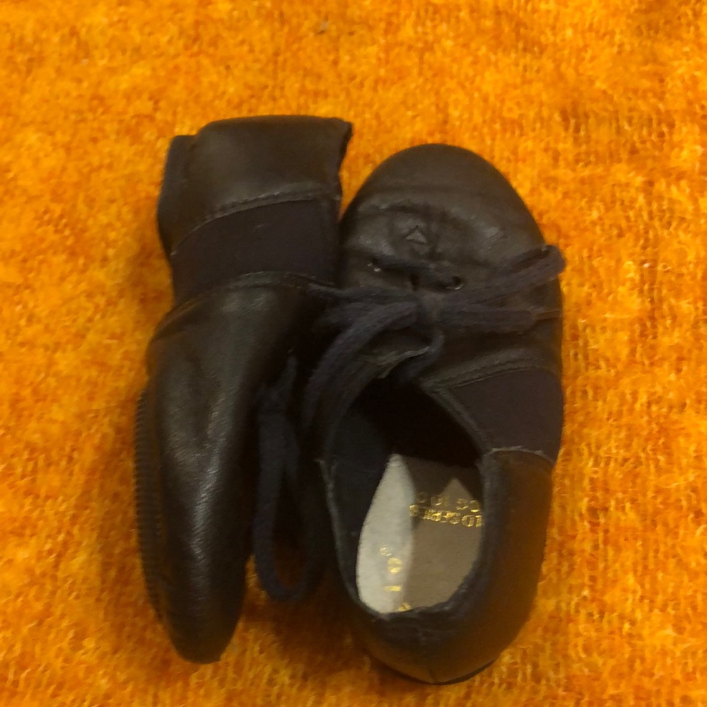 Capezio Girls Dress Shoes